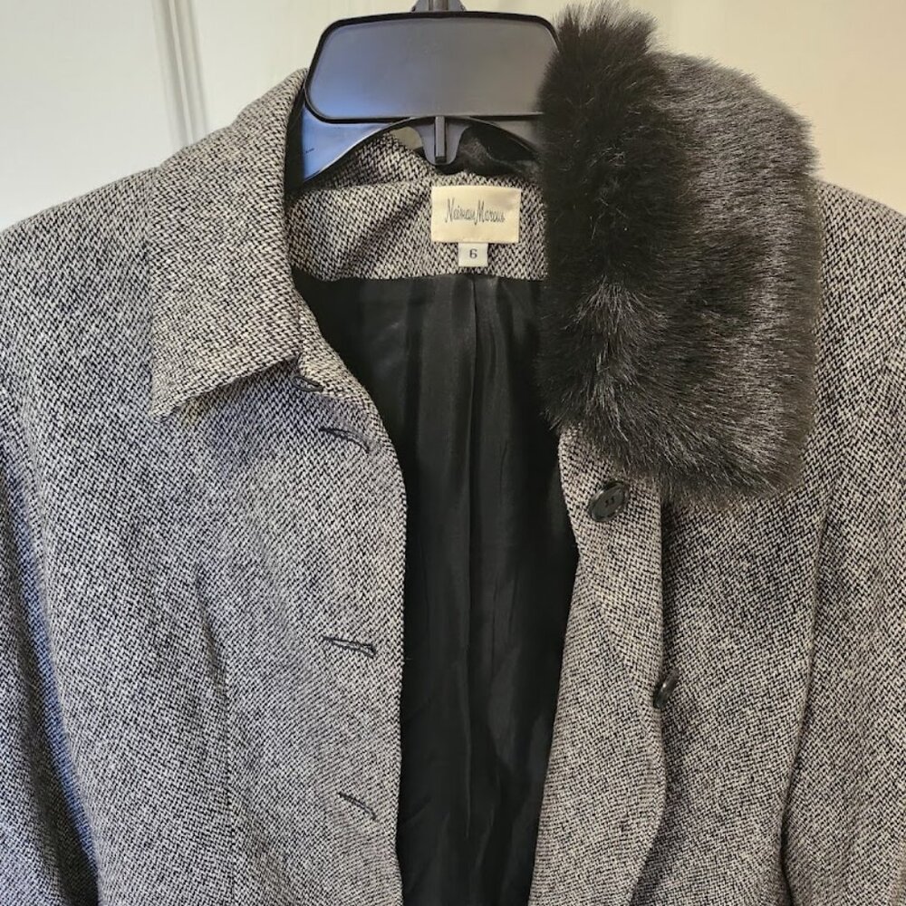 Neiman Marcus wool and silk coat with removable collar
